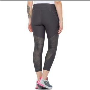 🛑CLEARANCE‼️ 🆕 Under Armour HeatGear Vanish Mesh Crop Legging Black
